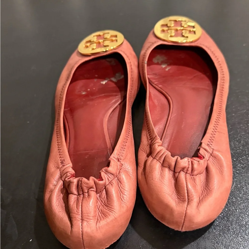 Tory Burch burgundy leather Flats with Gold Emblem size 9.5